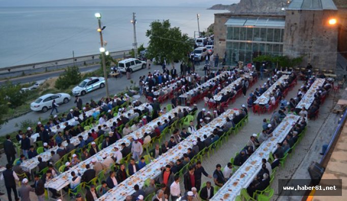 Trabzon Bitlis'te iftar verdi