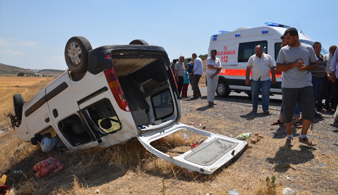 Takla atan araçta 11 kişi yaralandı