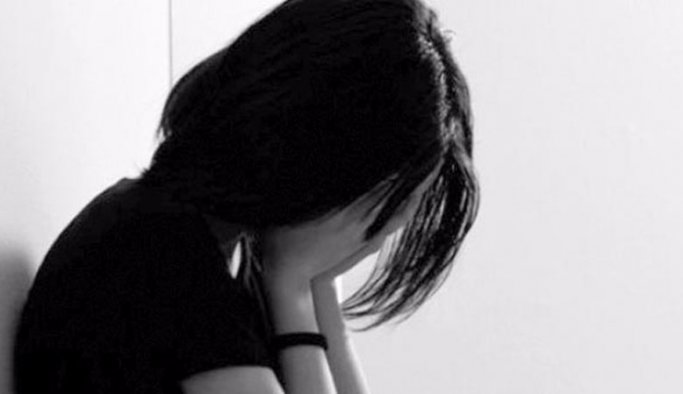 Küçük kıza iğrenç mesajlar