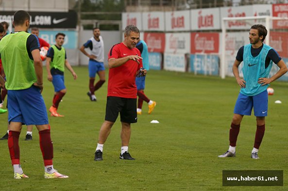 Ersun Yanal oyuncularla konuştu