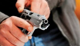 Milli futbolcu silahlı kavgaya karıştı!