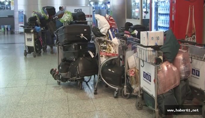 Atatürk Havalimanında valizler sahipsiz kaldı