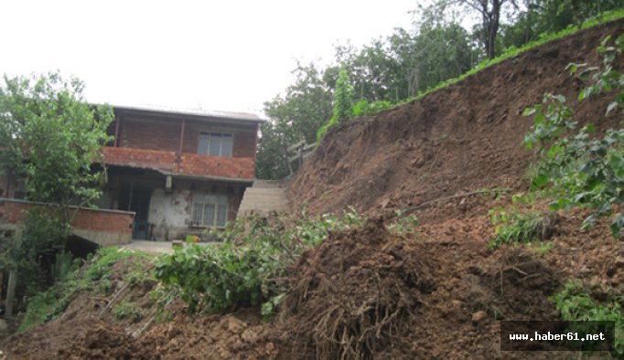 Ordu'da heyelan tehlikesi: 2 ev...