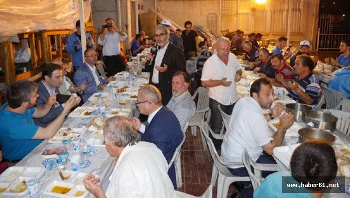 Trabzon'da iftar sofrası Dernekpazarı'nda kuruldu