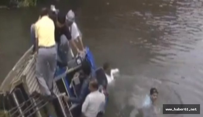 Belediye Başkanı kanalizasyona düştü