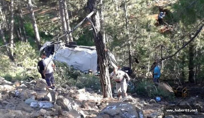 Minibüs şarampole uçtu: 1 ölü, 13 yaralı