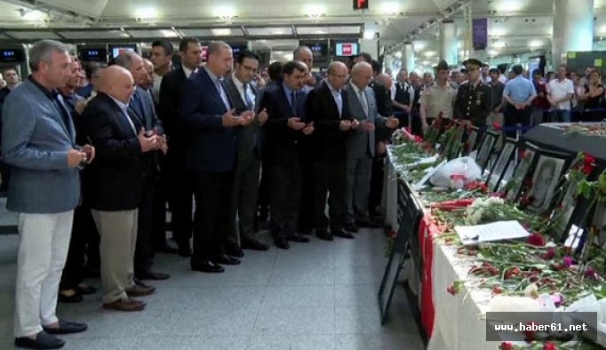 Cumhurbaşkanı Erdoğan Atatürk Havalimanı'nda