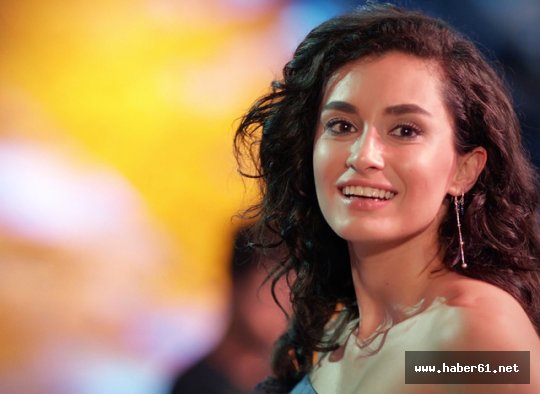 Hayatımın Aşkı 8. bölümde romantik dans