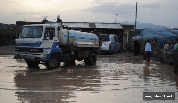 Baba ve kızı yıldırım ayırdı