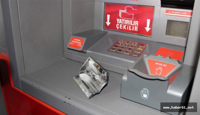 ATM'de akıl almaz dolandırıcılık