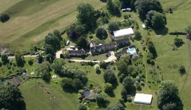 Ünlü şarkıcıya büyük şok!