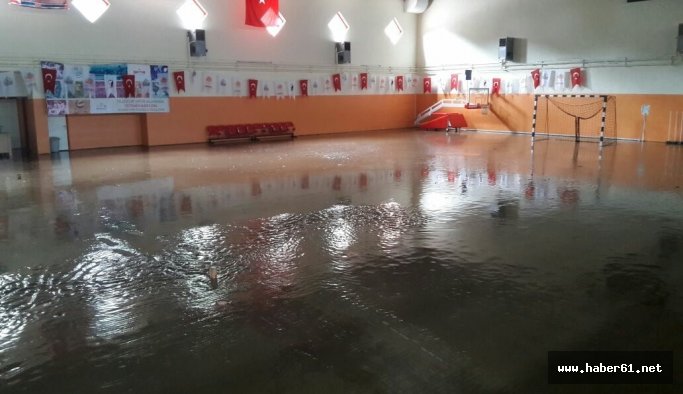 Ordu'da sel sonrası çamur!