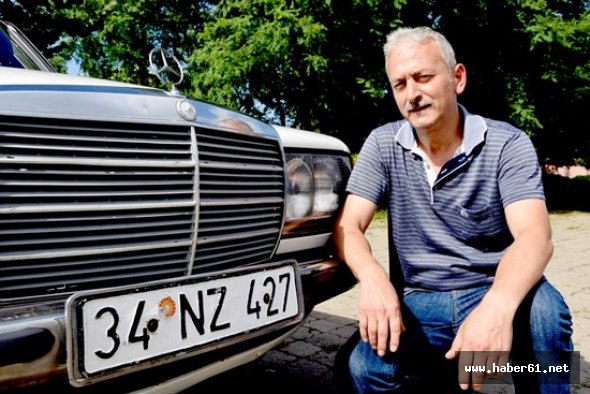 Kemal Sunal'ın aracına gözü gibi bakıyor!