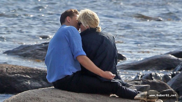 Cinsel organını gösterince...