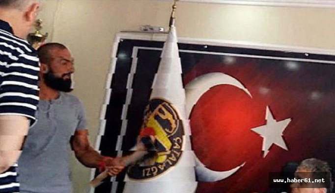 Belediye Başkanına baltalı tehdit