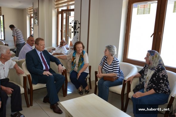 Vali Yavuz'dan Öğretmen evine ziyaret