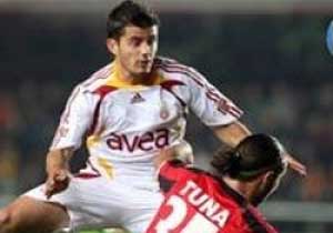 GS'li futbolcu yuhalandı