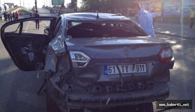 Ankara'da Trabzon plakalı araç hurdaya döndü