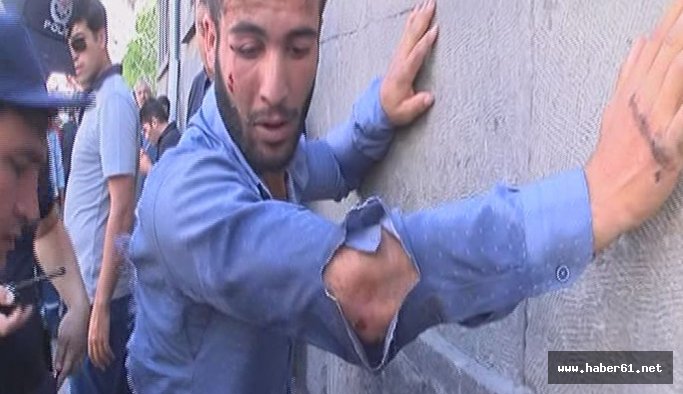 Polise satır çeken kişi linç edilmekten kurtuldu!