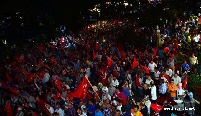 Trabzon'da darbe protestosu