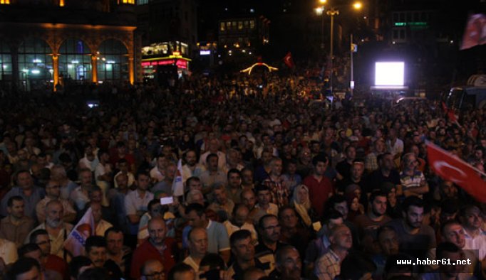 Rize demokrasi nöbetinde