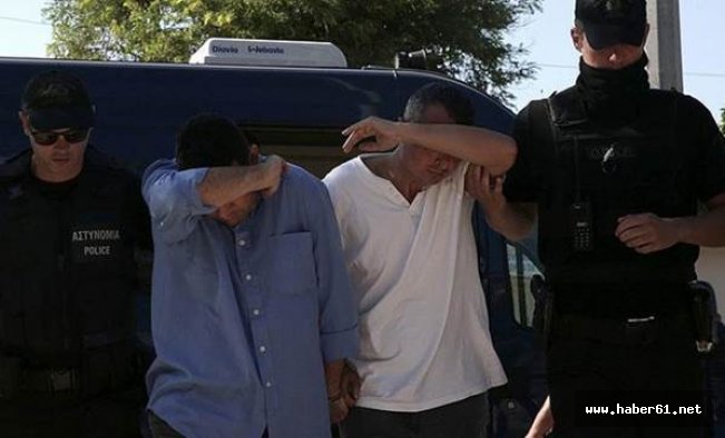 Yunanistan'a kaçan darbecilerden flaş istek!