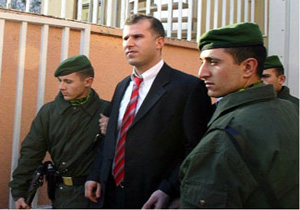 Eski FB'li futbolcuya hapis cezası