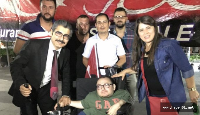 Trabzon’da vali yardımcısı ile engelli vatandaşın duygusal diyaloğu