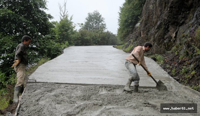 Trabzon'da o ilçede yol çalışmaları sürüyor