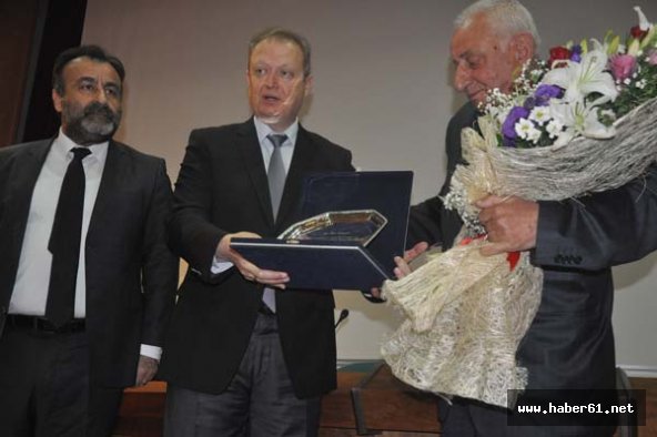 Celal Hekimoğlu’na başarı  ödülü