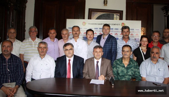 Trabzon'da 12 sendikadan darbeye tepki