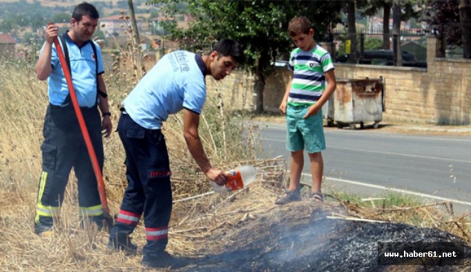 İtfaiye aracının suyu bitince böyle müdahale ettiler