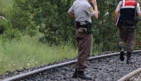 Yük trenine bombalı saldırı yapıldı