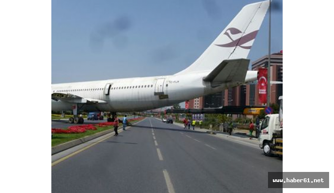 Uçak kara yoluna çıktı!