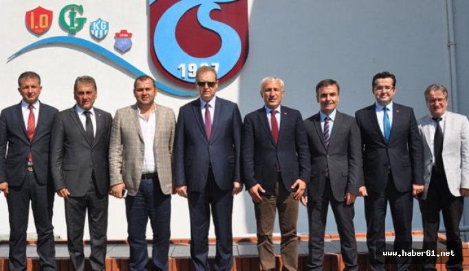 Trabzon Valisi Yavuz'dan Trabzonspor'a ziyaret
