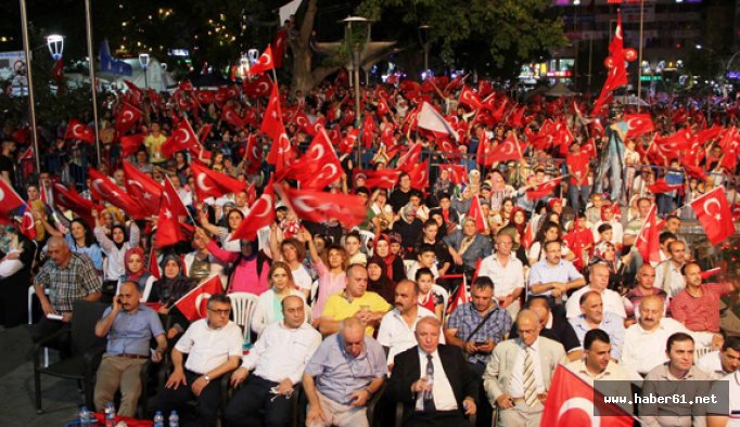 Trabzon Demokrasi dersi verdi