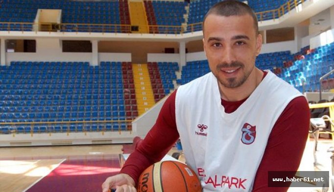 Trabzonspor kaptanı forma veriyor