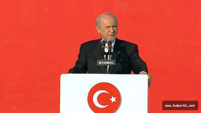 Bahçeli'den Yenikapı'da Sert Mesajlar: "Hoca Görünümlü Bir Terörist"