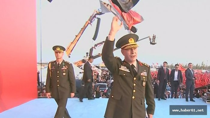 Orgeneral Akar'dan Demokrasi Mitingi'nde Önemli Mesajlar: FETÖ Girişimi Tarihte Görülmedi