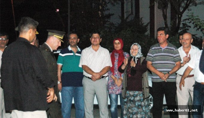 Komutanlardan kahraman astsubayın evine ziyaret