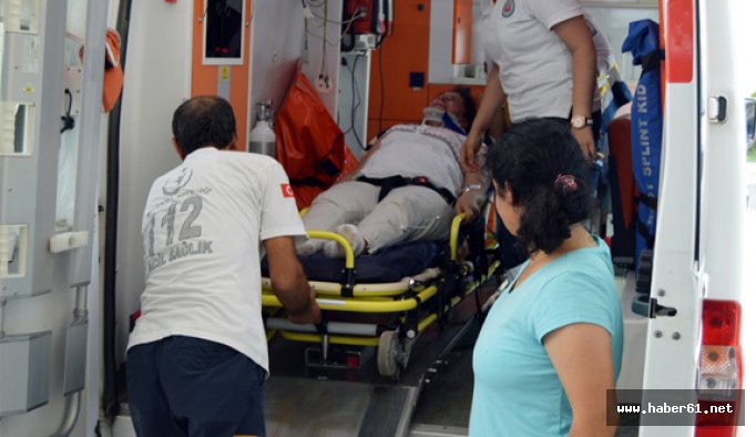 Trabzon plakalı araç kaza yaptı