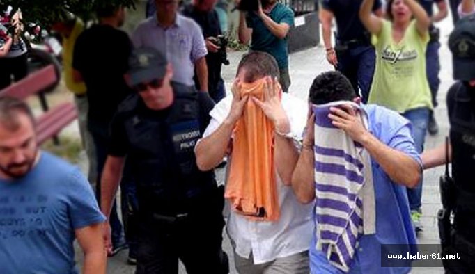 Kaçak askerler Çipras'a yalvardı