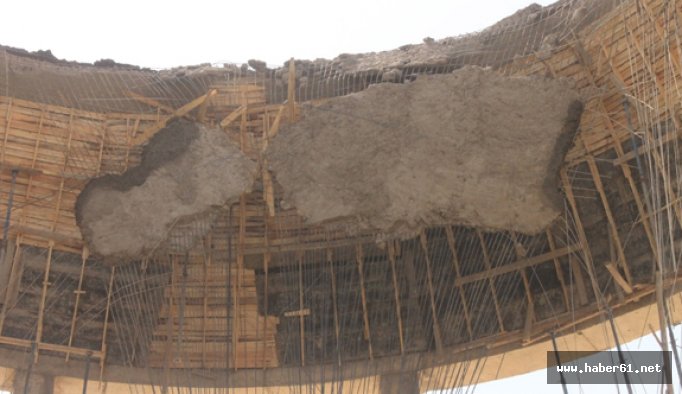 Cami kubbesi çöktü: 6 yaralı