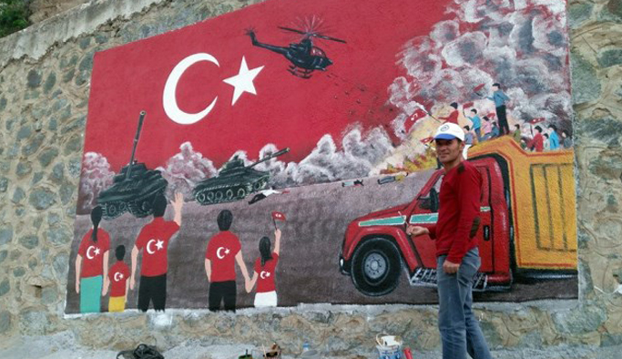 Darbe girişimini ve direnişini duvara resmetti