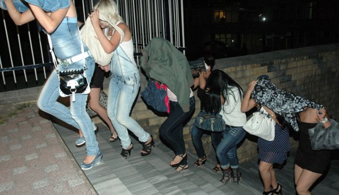 Trabzon'da 6 yabancı uyruklu kadın sınır dışı edildi