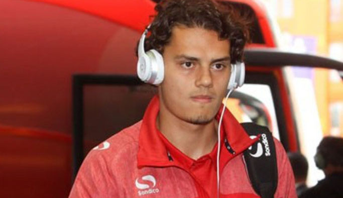 Türk futbolcu tarihe geçti