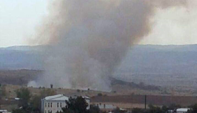 Askeri kışlaya yıldırım düştü