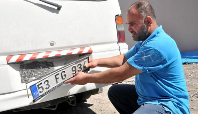 Rizeli FG plakayı söküp attı