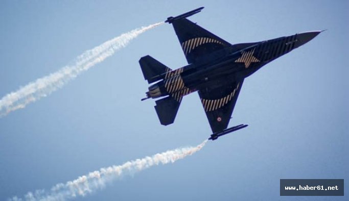 Türk uçakları YPG'yi vuruyor!