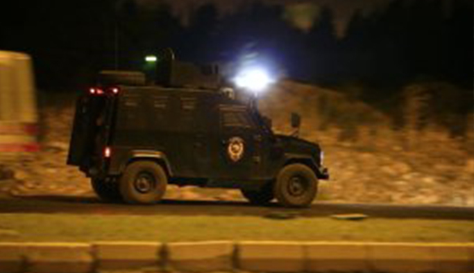 NATO tesisinde silah sesleri!